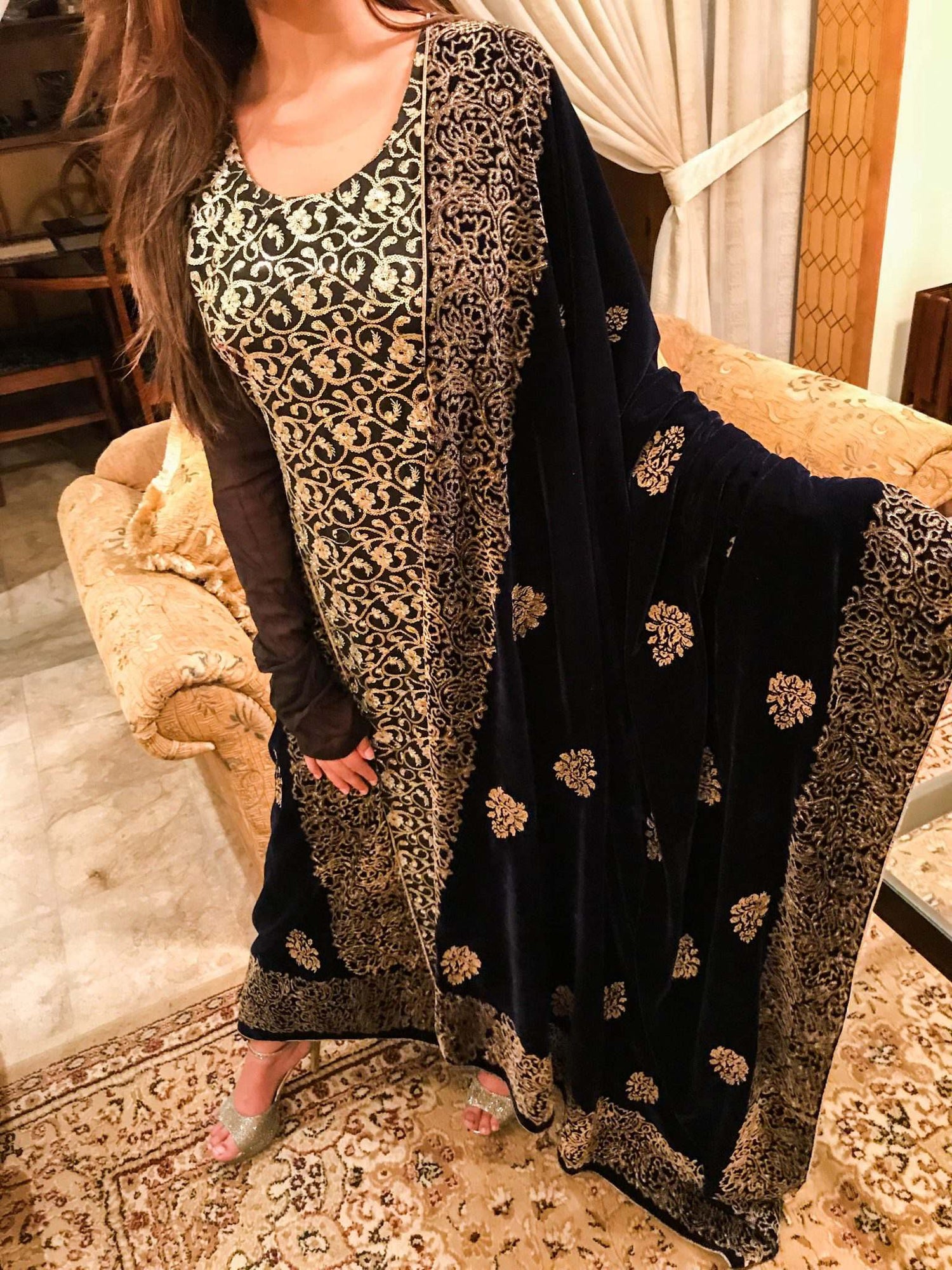 VT-08 Navy Blue Floral Blocked Velvet shawl