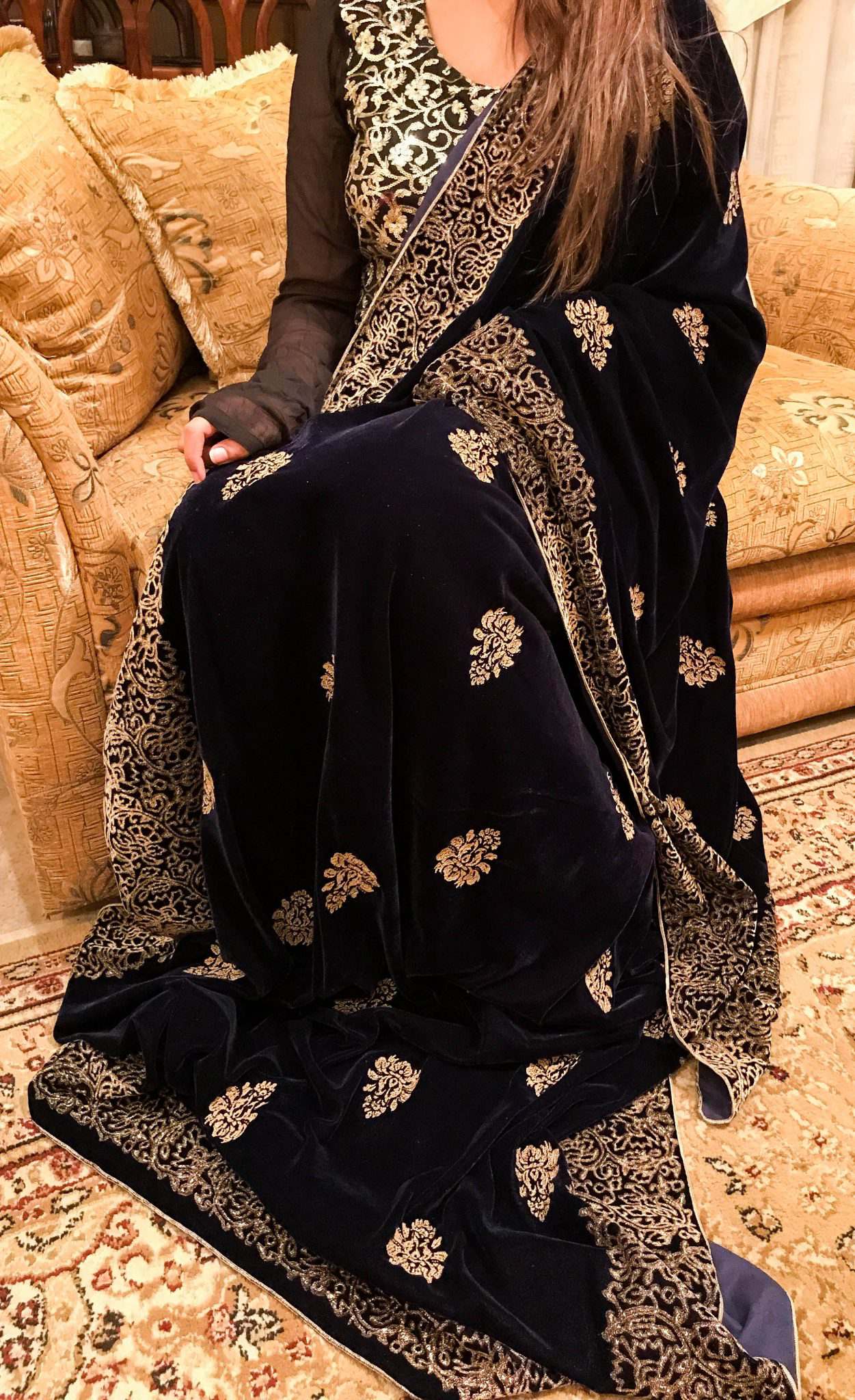 VT-08 Navy Blue Floral Blocked Velvet shawl