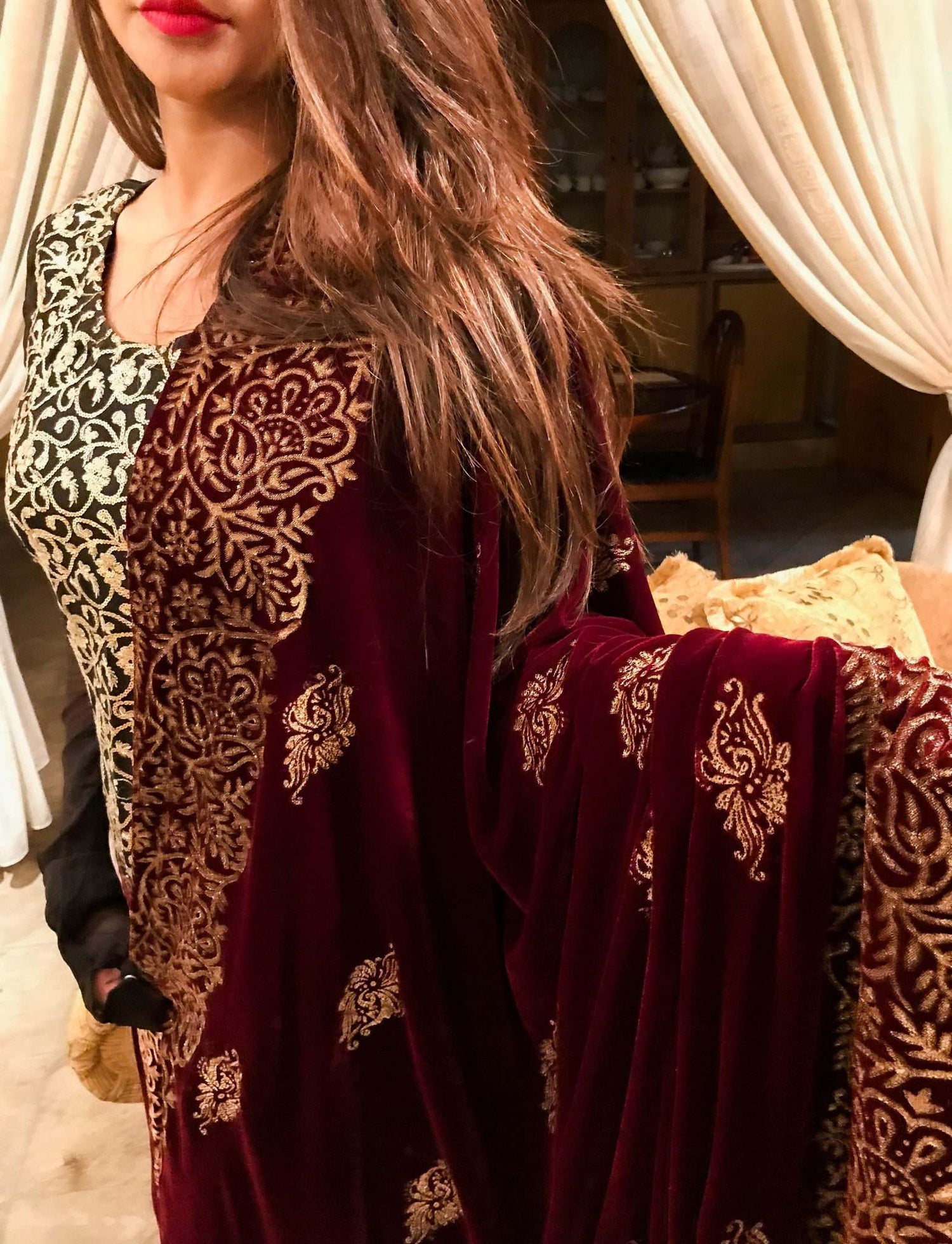 VT-01 Thick block printed border shawl