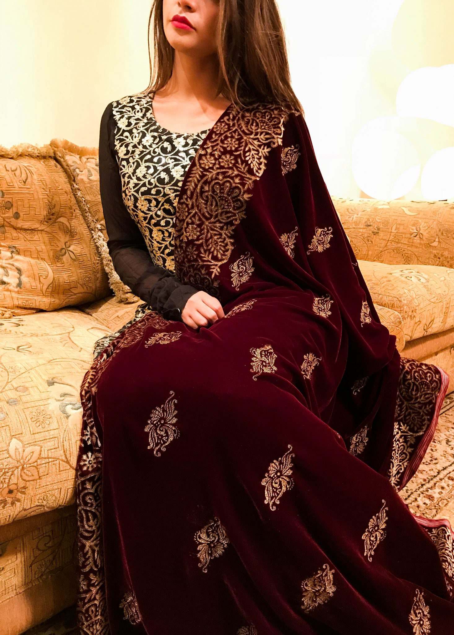 VT-01 Thick block printed border shawl
