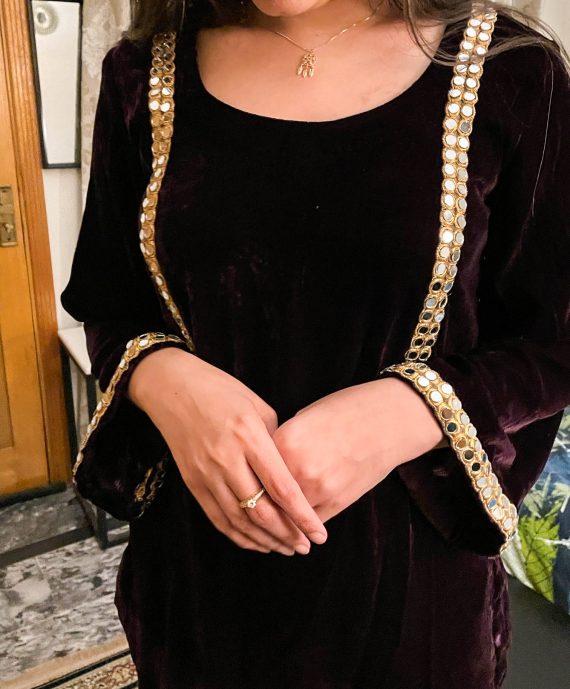 V-10 Sheesha line velvet kurta