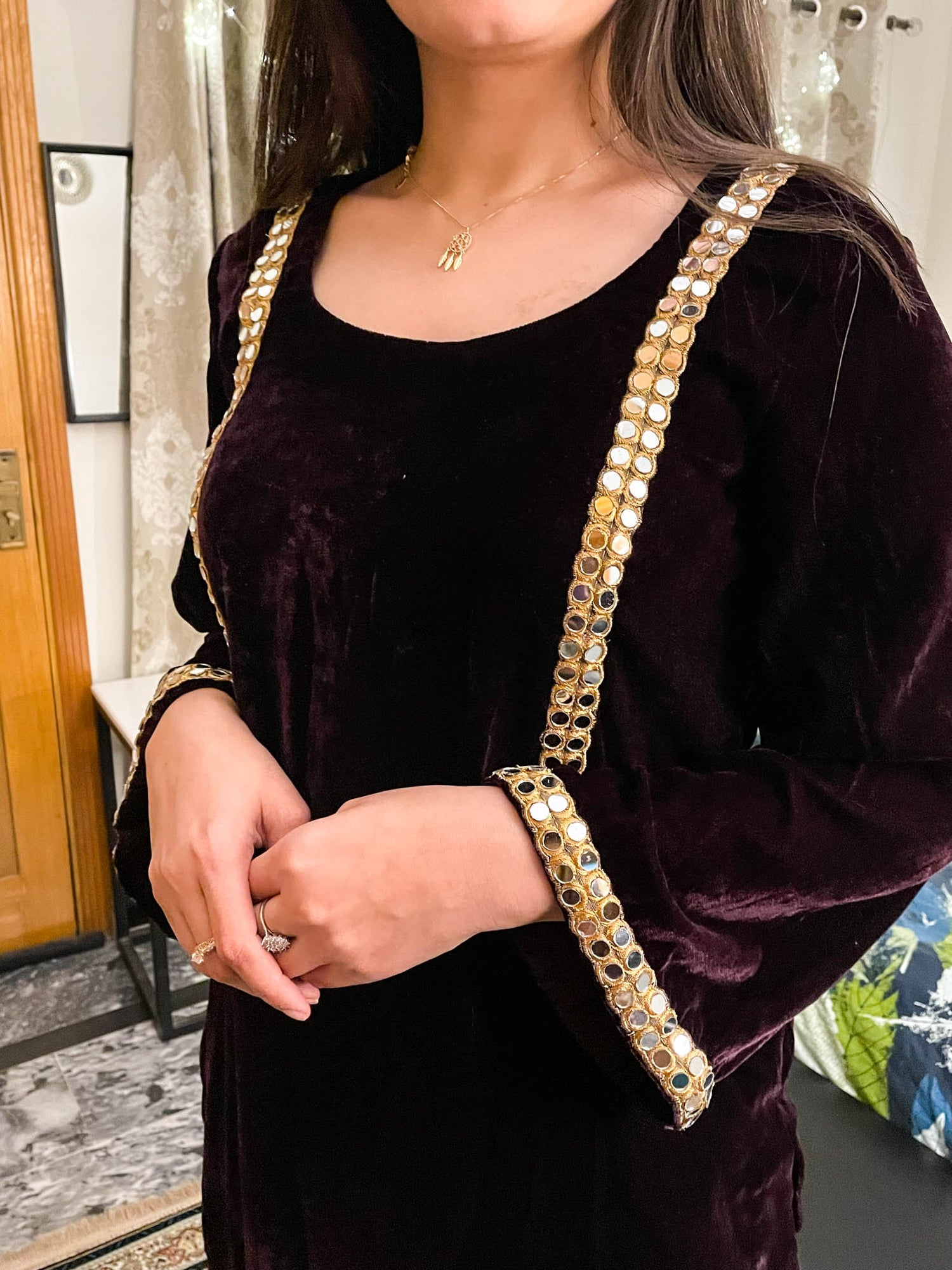 V-10 Sheesha line velvet kurta