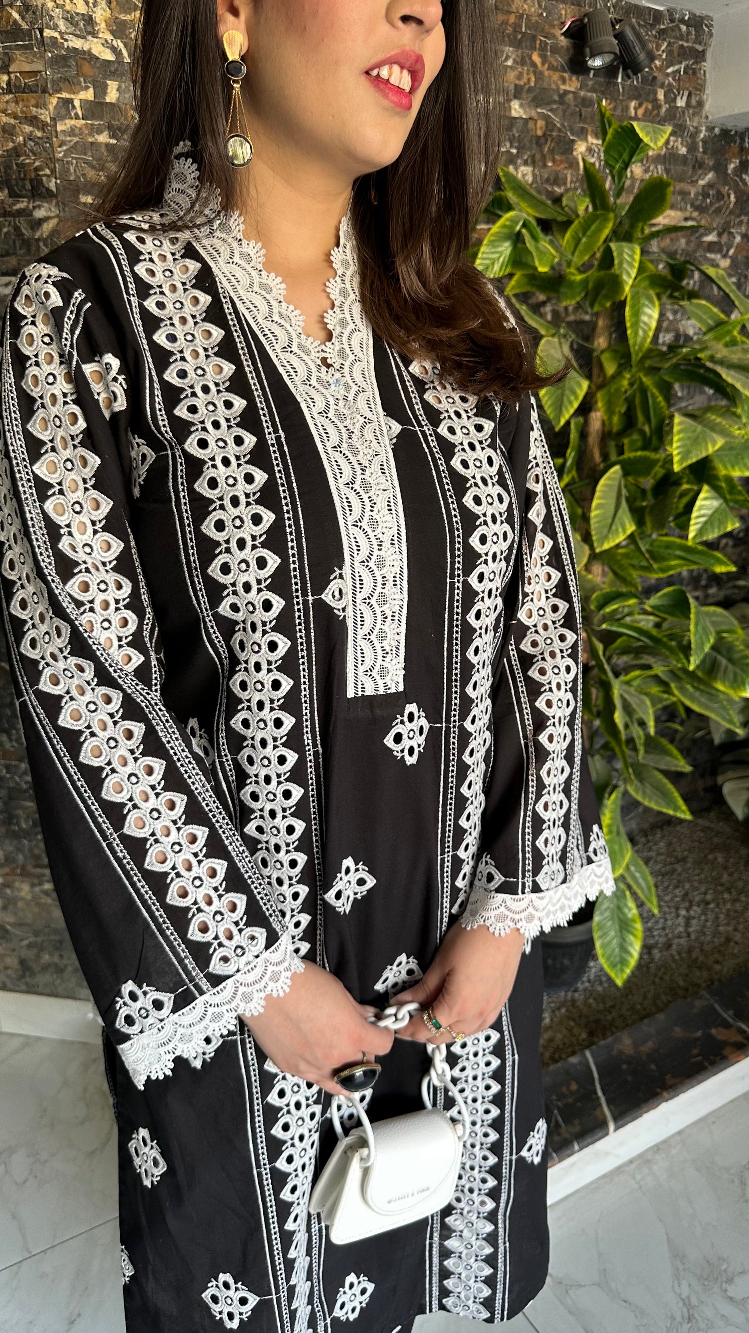 CH-02 Abstract Embroidered Chikan Kurta