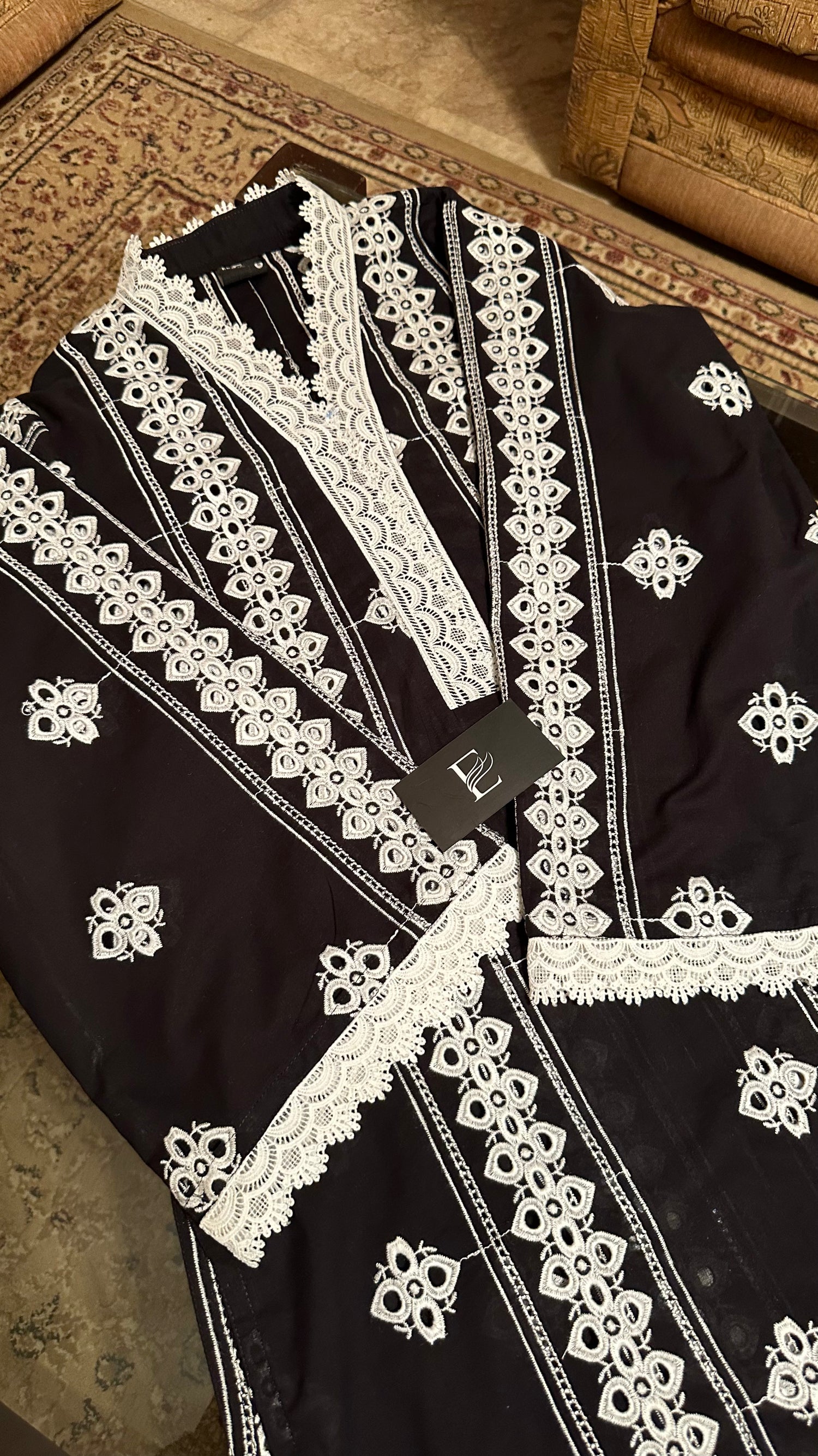CH-02 Abstract Embroidered Chikan Kurta